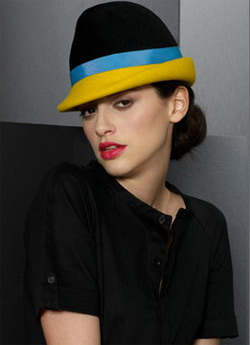 Женские головные уборы сезона осень-зима 2009-2010