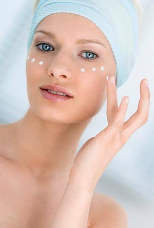 Уход за кожей вокруг глаз