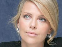 Выбираем макияж по цвету волос